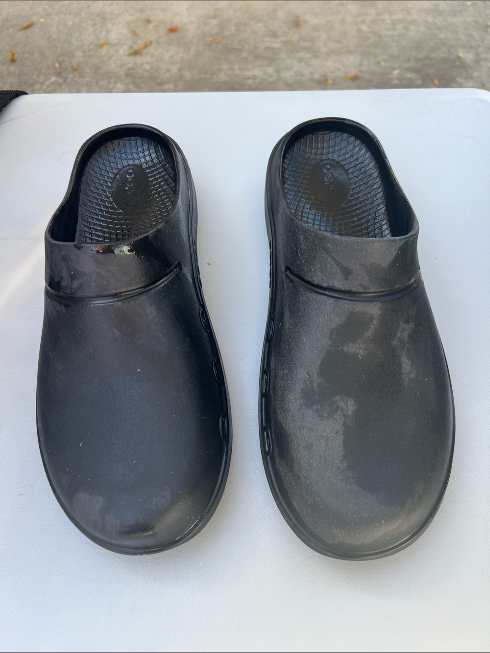 Oofos Men's Black Slip-On Clogs slides M 12 EU 45